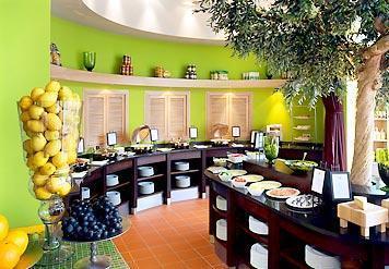 Отель Courtyard by Marriott Berlin City Center