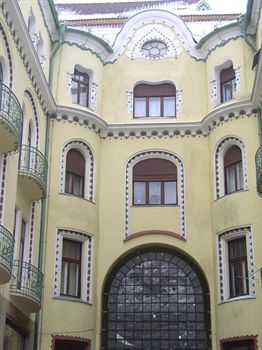 Отель Vulturul Negru