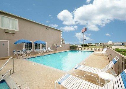 Отель Comfort Suites - New Braunfels