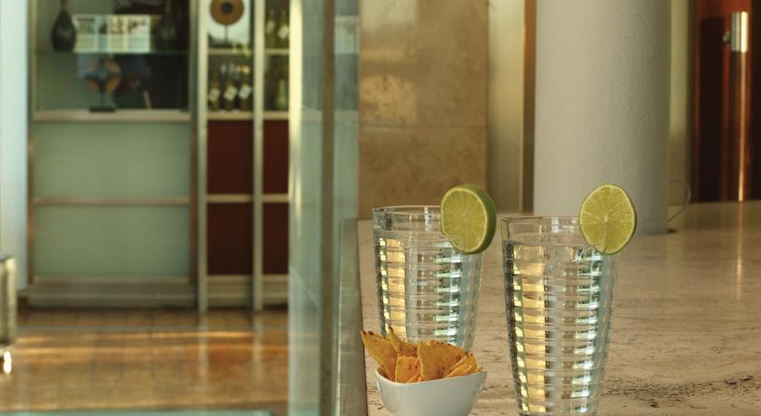 Отель Hotel Dazzler Camberland