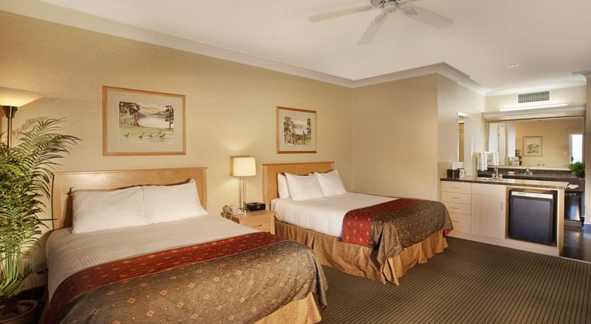 Отель Best Western Plus Kelowna Hotel & Suites