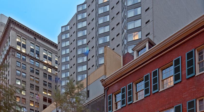 Отель Holiday Inn Express Philadelphia-Midtown