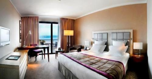 Отель Hilton Evian Les Bains