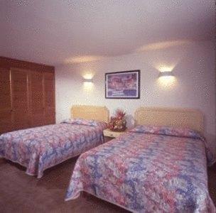 Отель Qualton Club Ixtapa