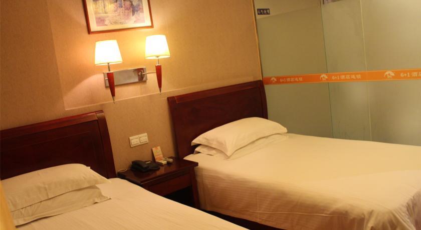 Shanghai Yiting 6+e Hotel (Dongfang Road Branch)