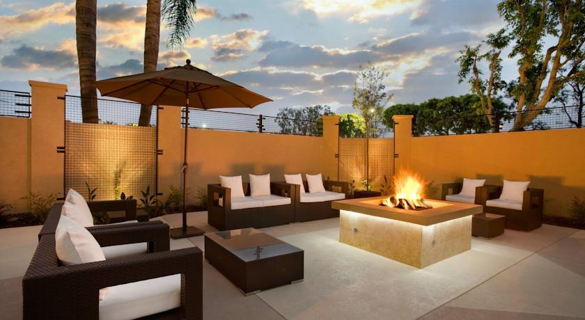 Отель Red Lion Hotel Anaheim