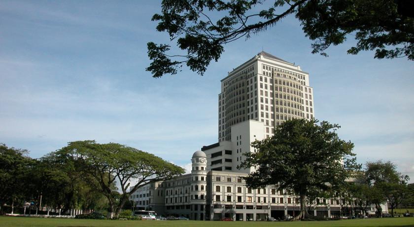 Отель Merdeka Palace Hotel & Suites