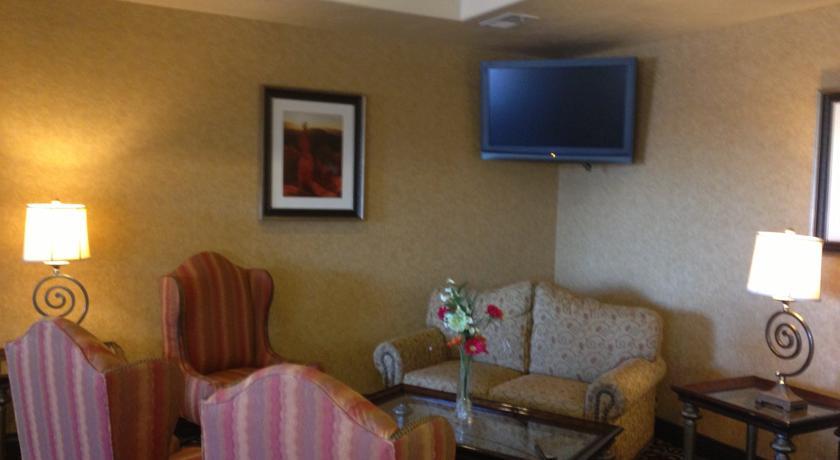 Отель Comfort Inn And Suites