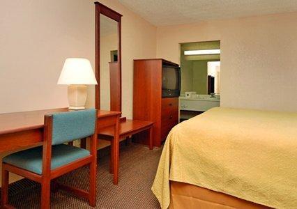 Отель Quality Inn North