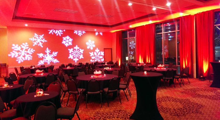 Отель Holiday Inn Seattle