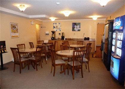 Отель Econolodge Miramichi