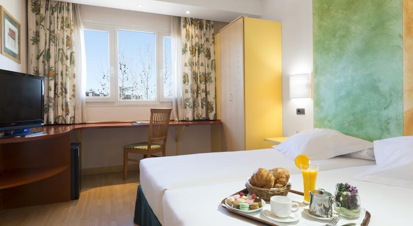 Отель Hotel Pozuelo