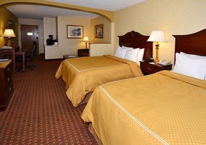 Отель Comfort Suites Chestertown