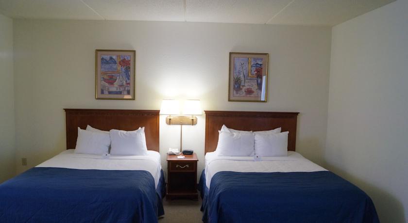 Отель Clarion Suites at The Alliant Energy Center