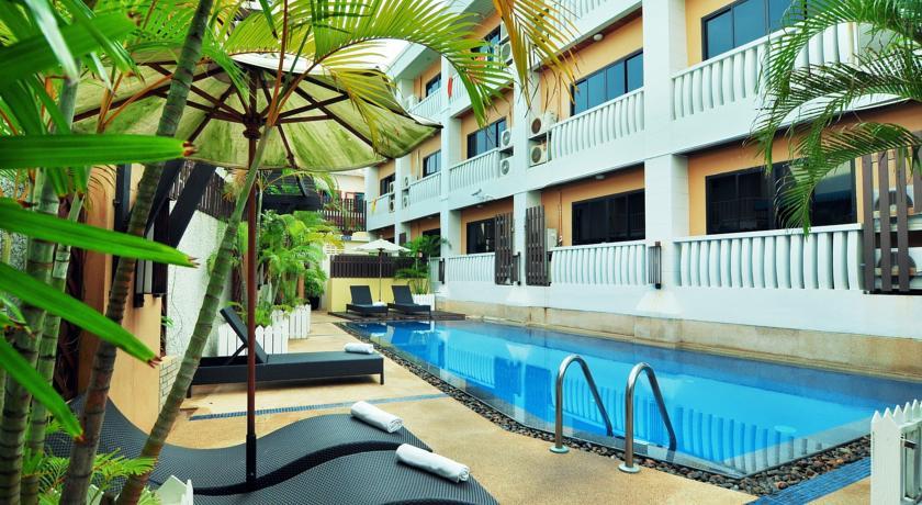 Rattana Beach Hotel