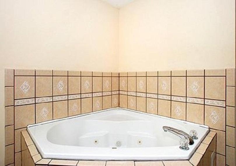 Отель Quality Inn & Suites West