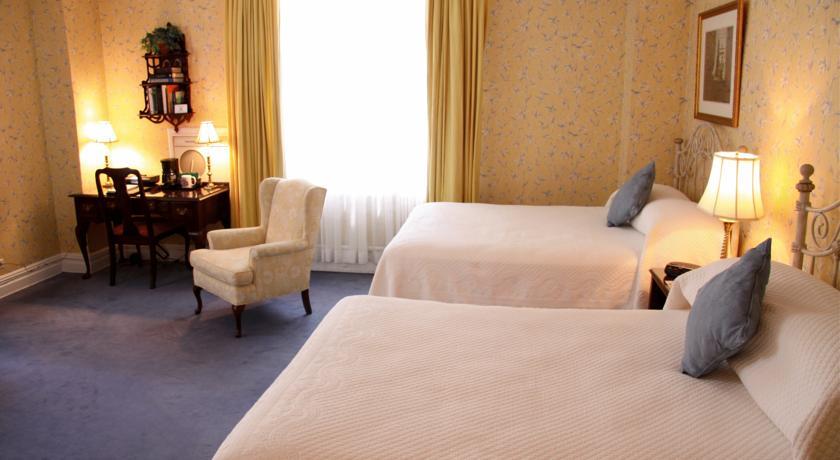 Roger Smith Hotel