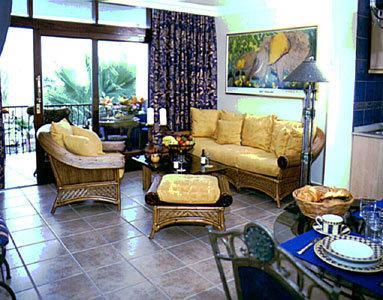 Апартаменты Sunsuites Carolina