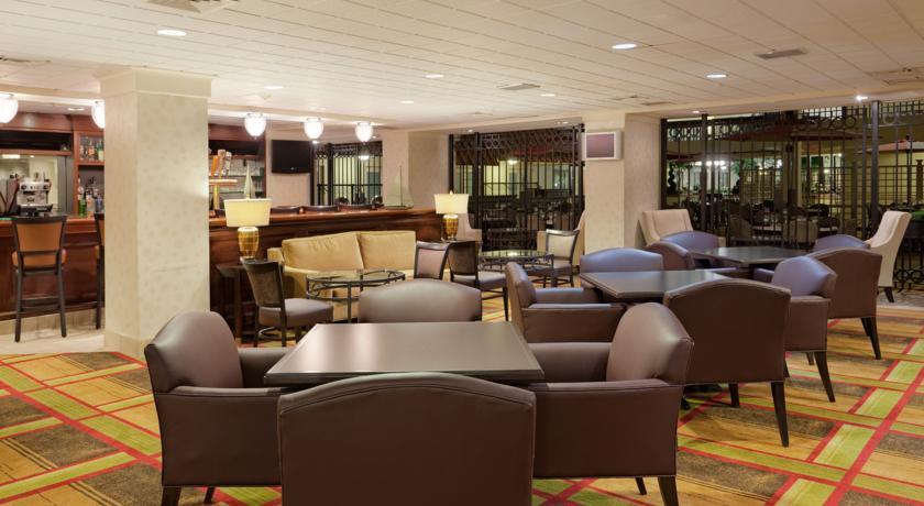 Отель Holiday Inn Boston Brookline