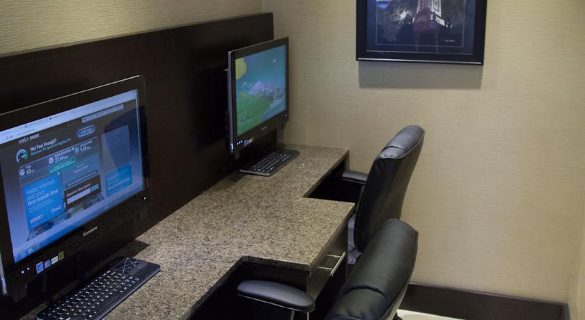 Отель Econo Lodge
