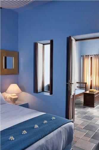 Отель Cosmopolitan Suites