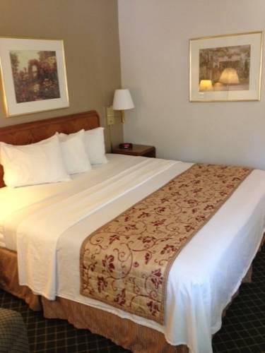 Отель Econo Lodge Charlotte Airport