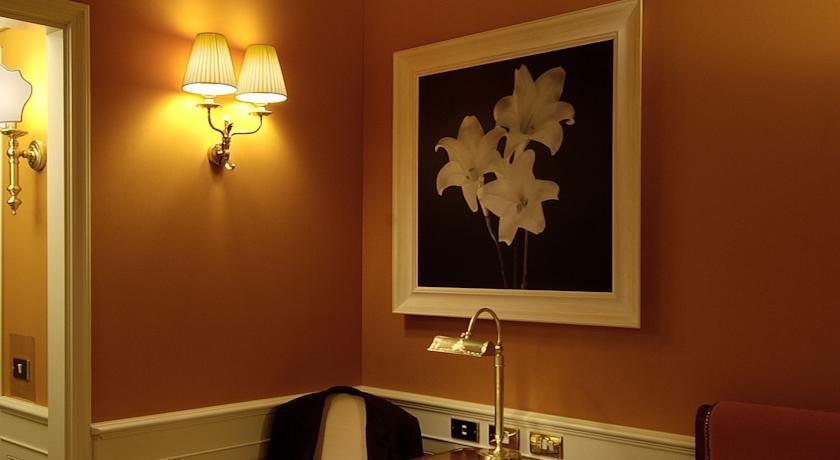 Отель Art Hotel Corona d'Oro 1890