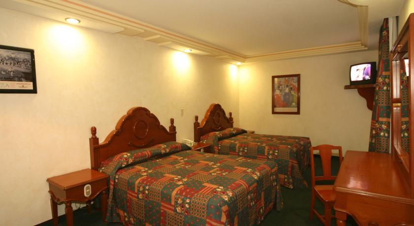 Hotel Cantera Real