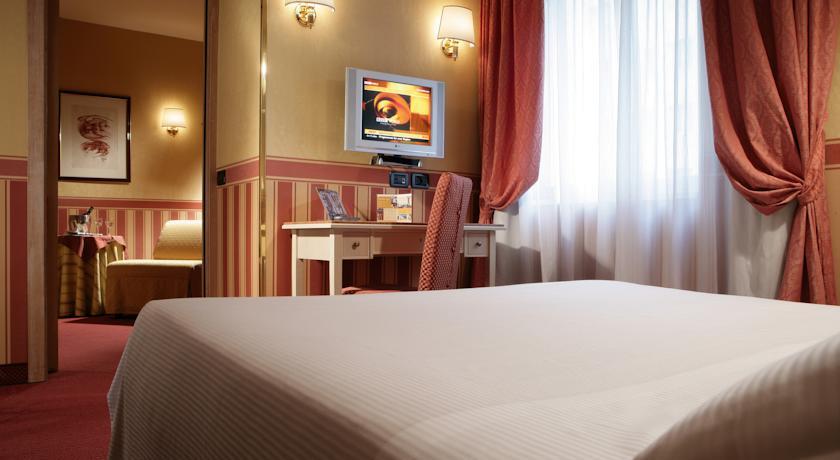 Отель Hotel Tritone