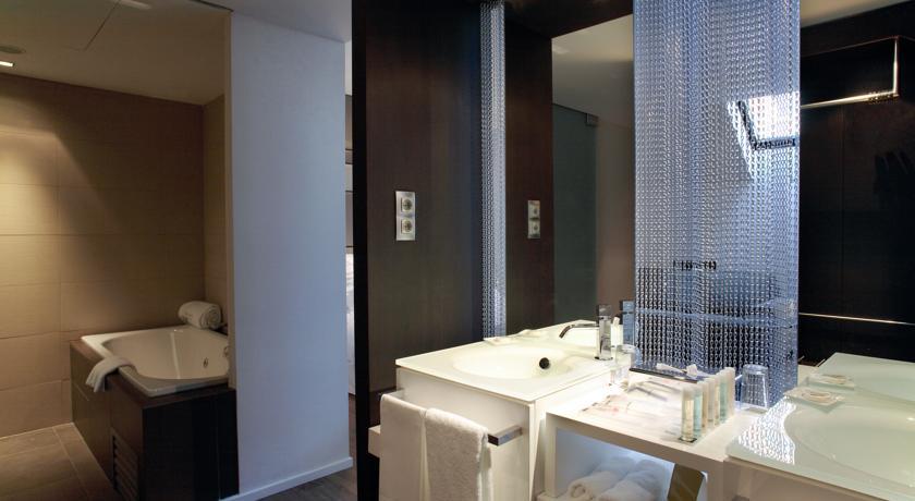 Отель Barceló Oviedo Cervantes
