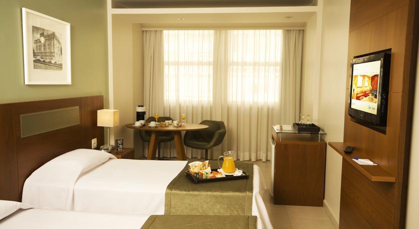 Golden Tulip Regente