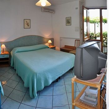 Отель Hotel Coralba