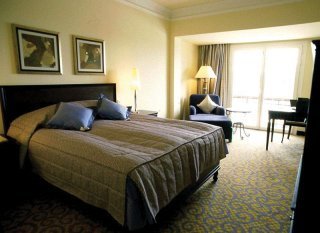 Отель The Colony Hotel