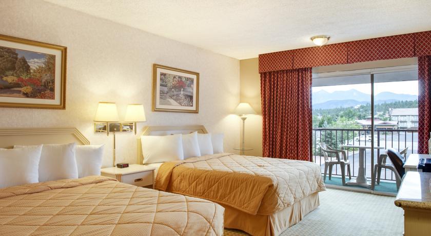 Отель Rodeway Inn & Suites Flagstaff