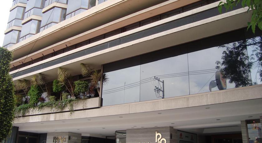 Отель Real Plaza