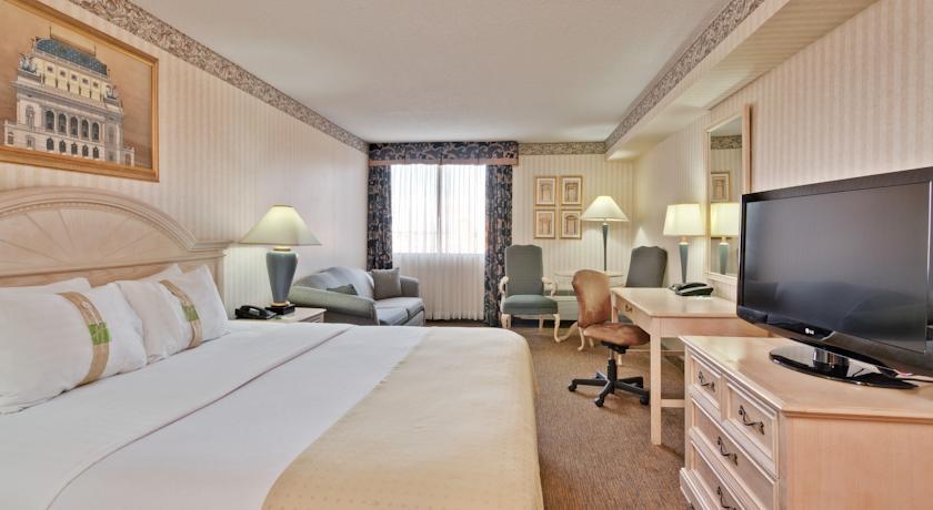 Отель Holiday Inn Toronto/Mississauga