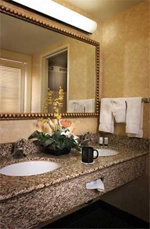 Отель DoubleTree by Hilton Santa Fe