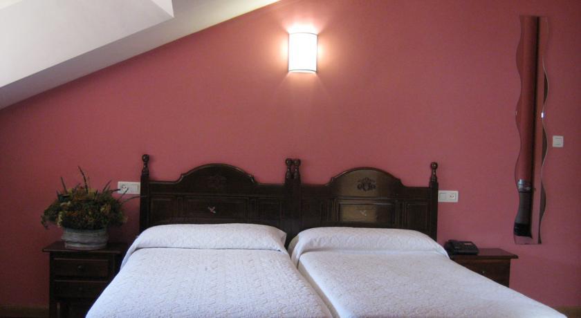 Отель Los Acebos Cangas