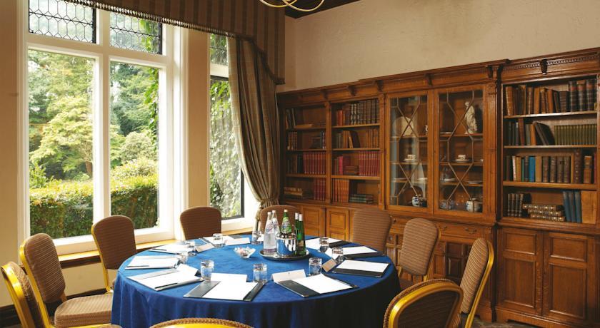 Отель Macdonald Frimley Hall Hotel & Spa