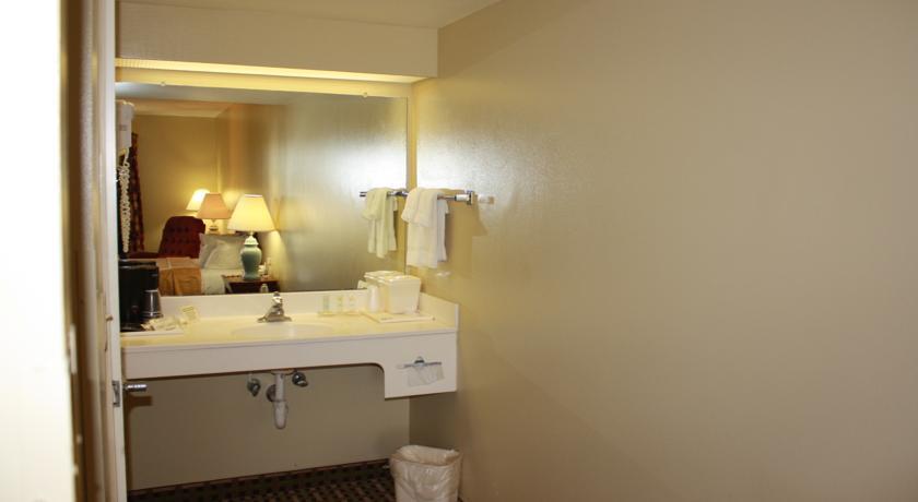 Отель Quality Inn Brunswick