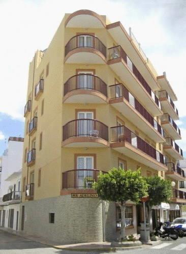 Гостевой дом Hostal Adelino 