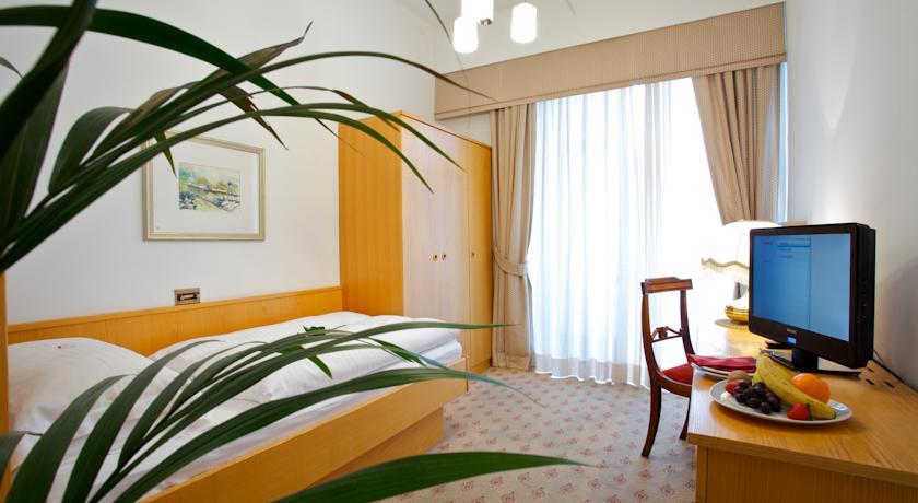 Отель Hotel Europa Splendid