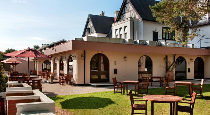 Отель Hilton Cobham