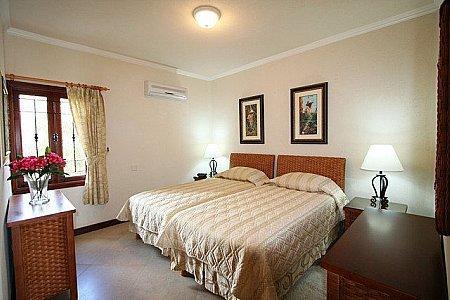 Отель Sugar Cane Club Hotel & Spa