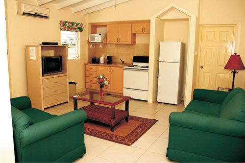 Tropical Winds Apartment Hotel