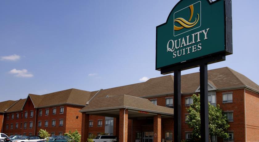 Отель Quality Suites Laval