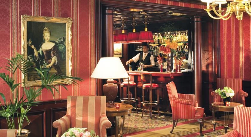 Franklin Roosevelt Hotel