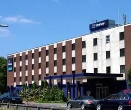 Отель Travelodge Gatwick Airport Hotel