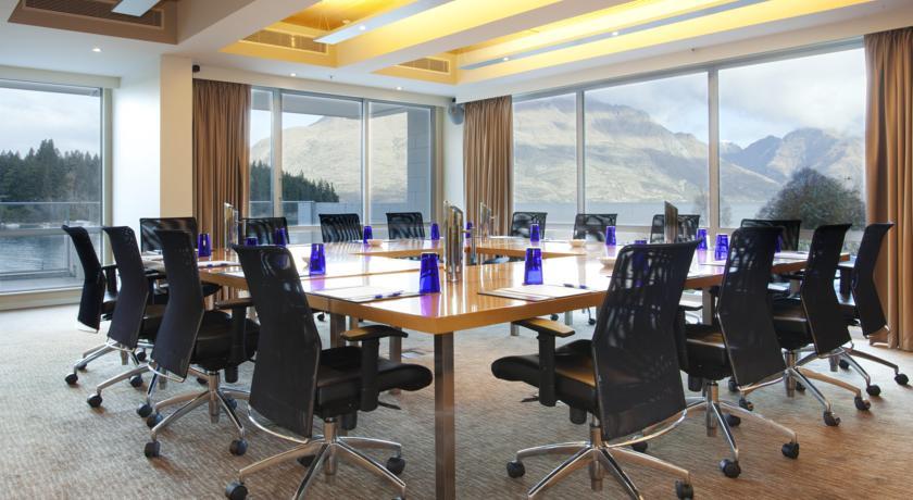 Отель Crowne Plaza Queenstown