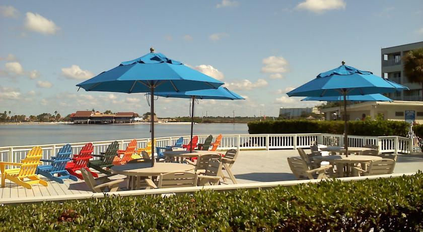 Отель Sailport Waterfront Suites